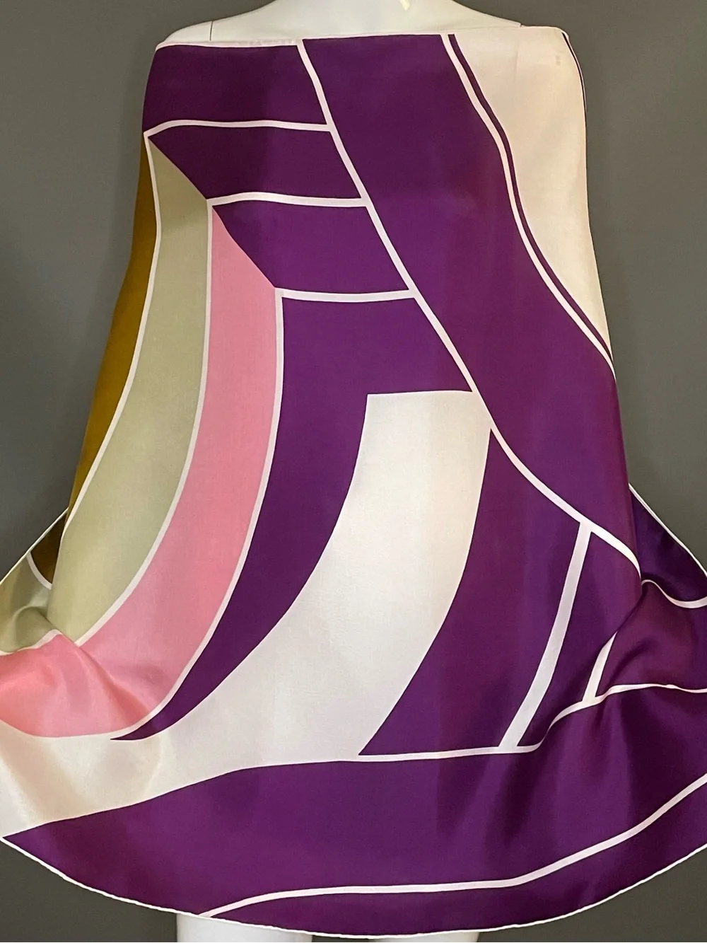 Vintage Kreier Scarf 31 In Sq Mint Condition Crisp Clean